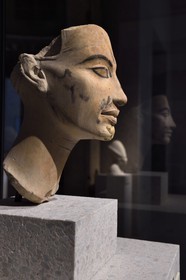 Allemagne, Berlin, l'Ile aux musées, classée Patrimoine Mondial de l'UNESCO, le Neues Museum, buste inachevée de la reine Néfertiti