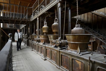 France, Finistere, Morlaix, engine room, grinders for cut tobacco to make snuff (1870)