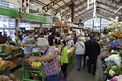 France, Pyrénées-Atlantiques (64), Pays-Basque, Biarritz, le marché couvert des Halles
