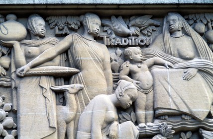 France, Paris (75), détail d'un bas-relief du bâtiment d'Afrique à la Cité Universitaire Internationale
