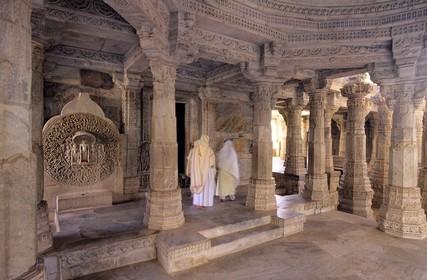 Inde, état du Rajasthan, Ranakpur, temple jaïn d'Adinatha, plaque en haut relief de Parshvanatha
