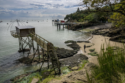 France, Loire Atlantique, Estuaire de la Loire, Saint Nazaire, Trébézy beach, traditional carrelet (fishing shack)