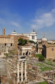 Italy, Lazio, Rome, historical center listed as World Heritage by UNESCO, the Roman Forum, Arch of Septimius Severus and Vittoriano in the background