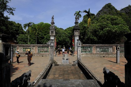 Vietnam, province de Ninh Binh, Hoa Lu, temple de Dinh Tien Hoang, construit au Xe siècle et restauré au XVIe siècle, dédié à la dynastie des Dinh
