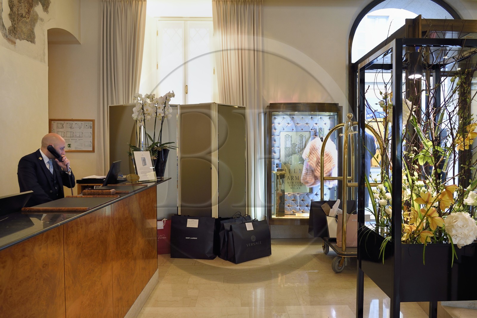 Italie, Lombardie, Milan, Quadrilatère de la Mode (Quadrilatero della moda), lobby du Four Seasons Hotel Milano