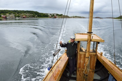 Suède, Västra Götaland, Grebbestad, ferme ostréicole de Everts Sjöbod (Boathouse Evert), sortie en mer avec Lars Karlsson