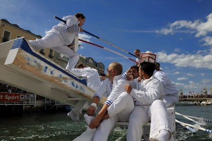 France, Herault, Sete, canal Royal (Royal Canal), Fete de la Saint Louis (St Louis's feast), sea jousting