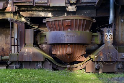 France, Moselle (57), Vallée de la Fensch, usine sidérurgique d'Uckange, Parc du Haut-fourneau U4, cuve à laitier