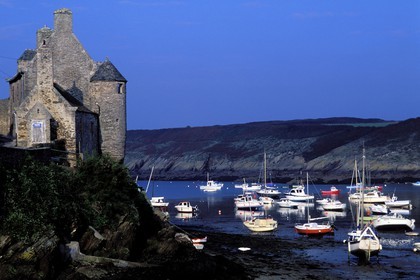 France, Finistère (29), Le Conquet, le port à marée basse