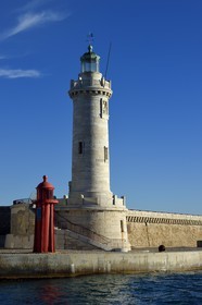 France, Bouches-du-Rhône (13), Marseille, Zone Euroméditerranée, phare de Sainte Marie marque l'entrée des bassins du Grand port maritime de Marseille