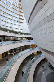 Turkey, Istanbul, Levent District, Kanyon Shopping Mall (Kanyon Alisveris Merkezi) by Jerde Partnership and Tabanlioglu architects firm