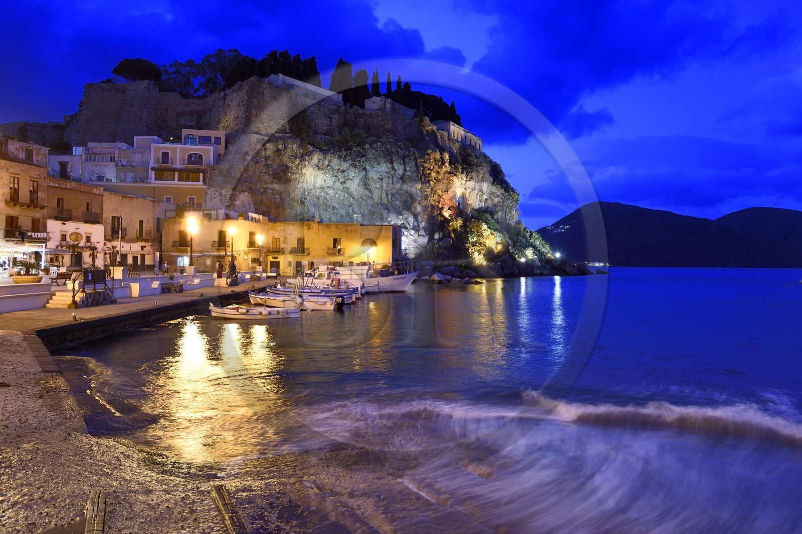 Italie, Sicile, iles Eoliennes, classées Patrimoine Mondial de l'UNESCO, Ile de Lipari, Lipari, le port de pêche de Marina Corta