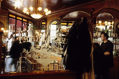 France, Paris 11ème (75), le Bistrot du peintre avenue Ledru Rollin au décor rétro