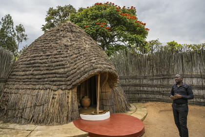Rwanda, Province du Sud, Nyanza, musée du Palais royal Rukari, palais traditionnel du roi Mutara III Rudahigwa dans une hutte traditionnelle appellée Rugo, la hutte du lait