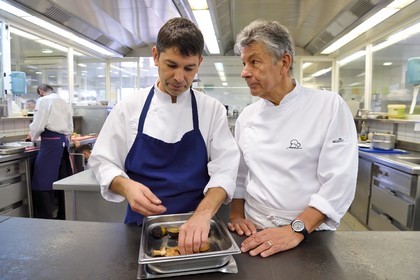 France, Haute-Loire (43), Saint-Bonnet-le-Froid, Restaurant 3 étoiles Régis et Jacques Marcon, Jacques (le fils) et Régis (le père) Marcon