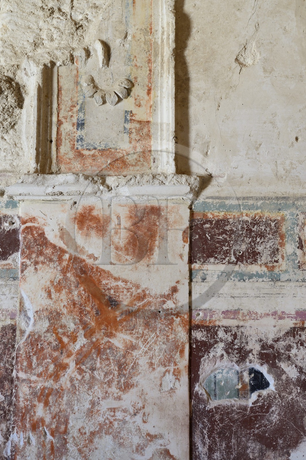 Israel, Cisjordanie, l'Hérodion, colline artificiellement exhaussée qui abrite les ruines d'un palais fortifié construit par le roi Hérode Ier le Grand (site classé Parc National), les fouilles de la loge royale du théâtre du roi Hérode ont été menées par le professeur Ehud Netzer et maintenant par Yakov Kalman, decorations en stuc