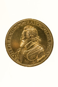 France, Paris (75), Bibliothèque Nationale de France (National Library of France), Richelieu site, Medal of Henry IV The Gallic Hercules circa 1600, gilt silver by Guillaume Dupré