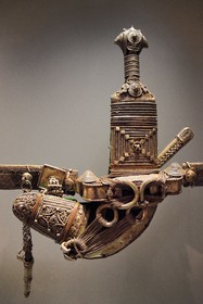 Sultanate of Oman, Muscat, old city of Muscat, the National Museum of Oman exhibits historical and heritage elements of the Sultanate, 20th century omani saidi-style khanjar (dagger)