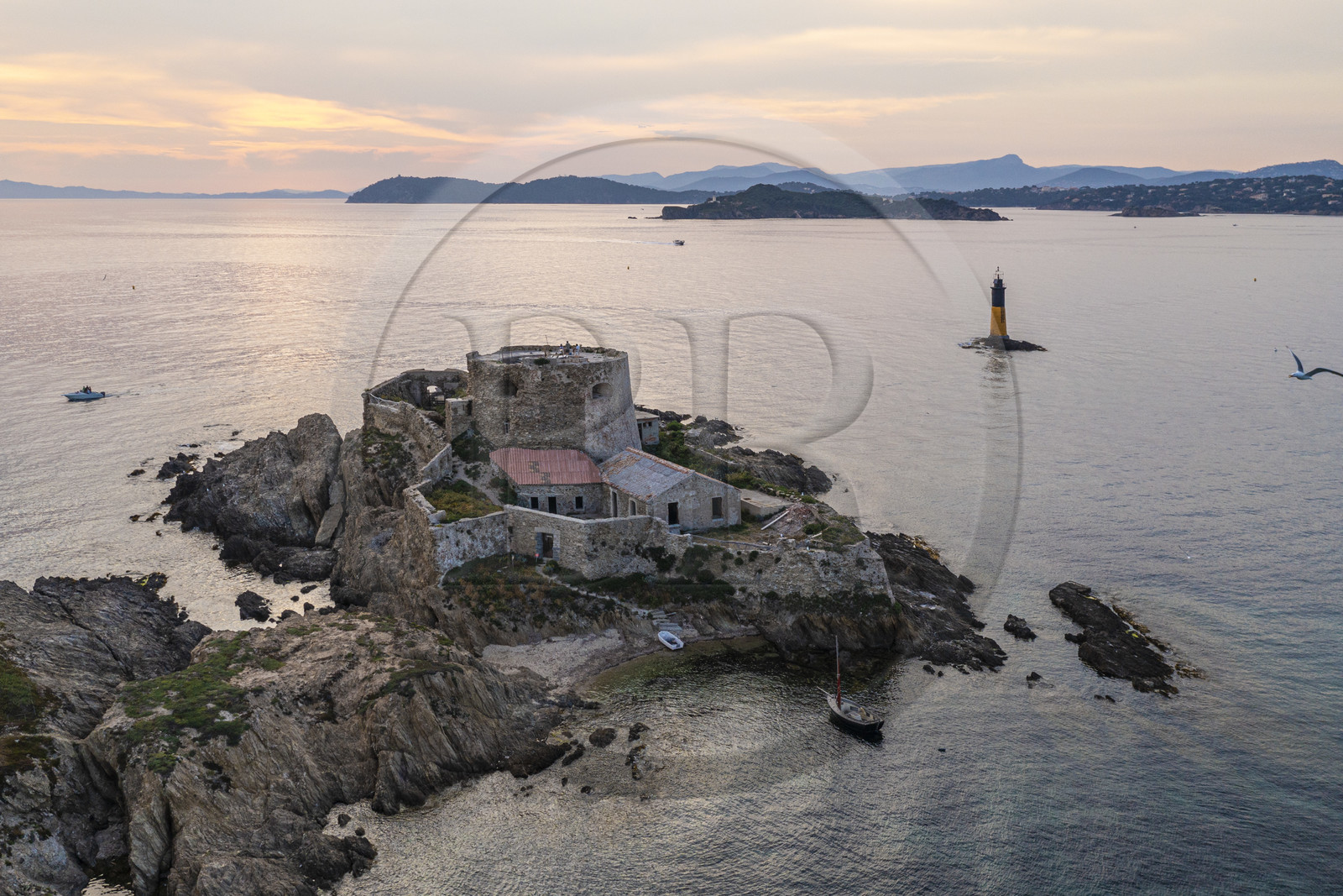 France, Var (83), Iles d'Hyères, parc national de Port Cros, Ile de Porquerolles, Fort du Petit Langoustier datant du XVIIème siècle sur son ilot (vue aérienne)