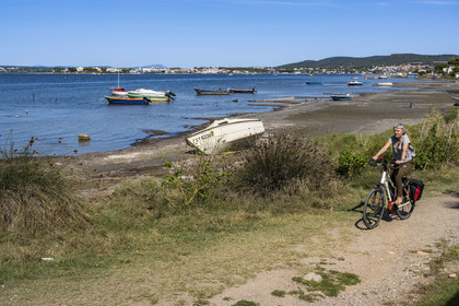 France, Hérault (34), Sète,  Pointe du Barrou, randonnée cycliste sur les rives de l'étang de Thau