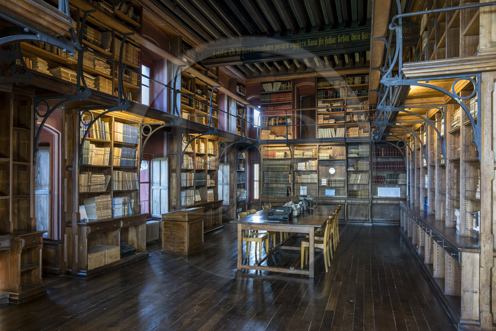 France, Pyrénées-Atlantiques (64), la côte du Pays-Basque, Hendaye, chateau d'Abbadia construit en 1870 par Eugène Viollet-le-Duc pour Antoine d'Abbadie d'Arrast, la bibliothèque
