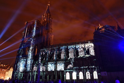 France, Bas-Rhin (67), Strasbourg, vieille ville classée au Patrimoine Mondial de l'UNESCO, la cathédrale Notre-Dame, le spectacle son et lumière de l'été