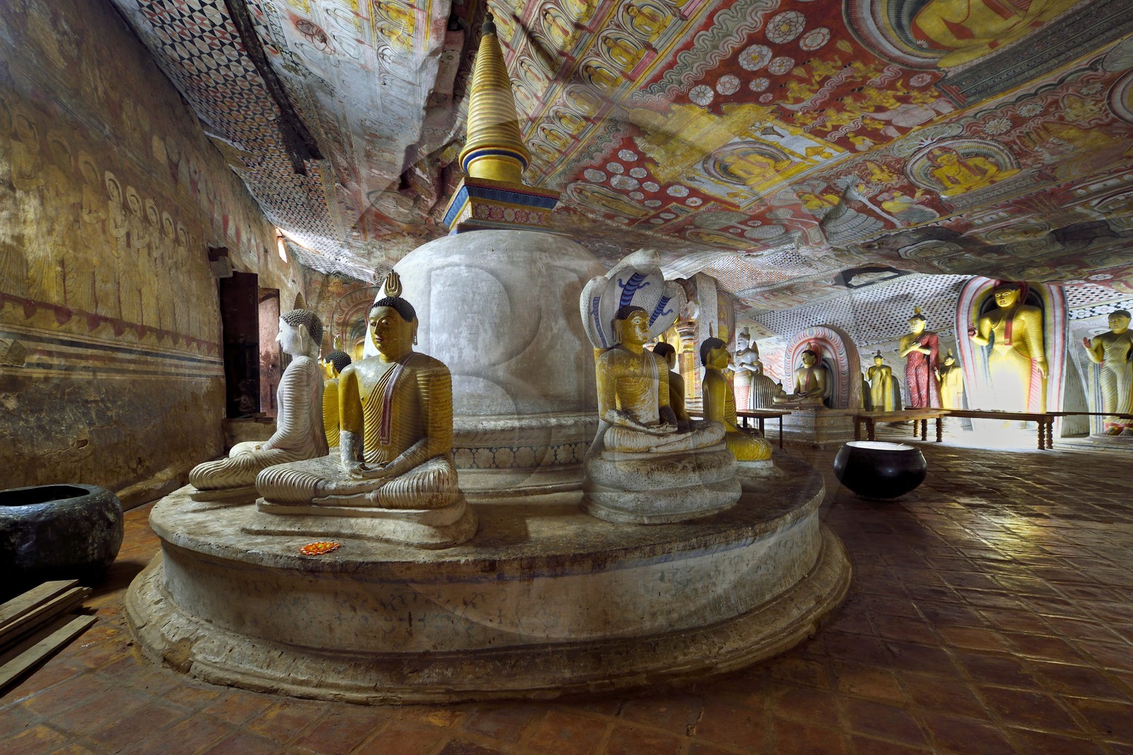 Sri Lanka, Central Province, Matale District, Dambulla, Royal Rock Temple also called Ran Giri (Golden Rock) listed as World Heritage by UNESCO, Cave 2 Maharaja Viharaya is the largest
