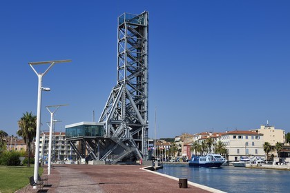 France, Var (83), La Seyne-sur-Mer, Parc de la Navale sur les anciens chantiers navals, le pont levant ou basculant