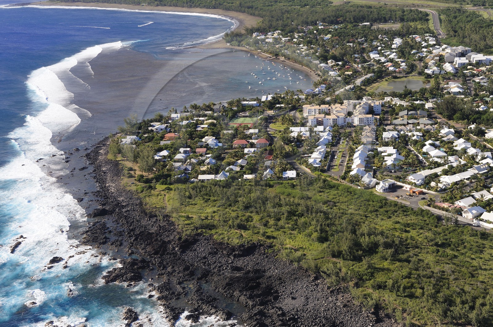 France, île de la Réunion, Etang-Salé les bains (vue aérienne)