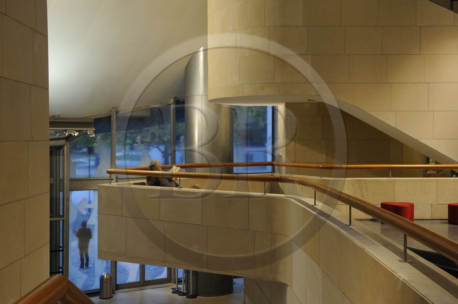 France, Paris (75), la Cinémathèque Française (ex American Center) de l'architecte Frank O. Gehry dans le parc de Bercy