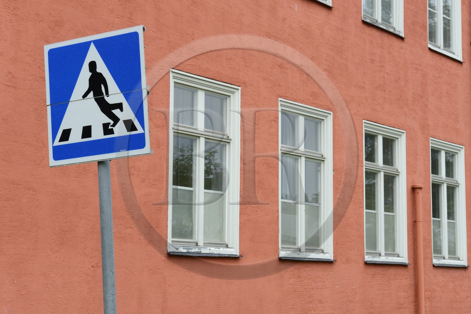 Suède, Comté de Vasterbotten, Umea, parc de sculpture d'Umedalen, Panneau de Signalisation (1990 –2006) de Michael Richter