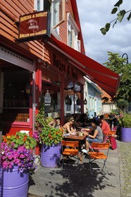 Norway, Rogaland County, Stavanger, Boker & Borst Cafe (Books&Booze) in Holmegate Street in downtown