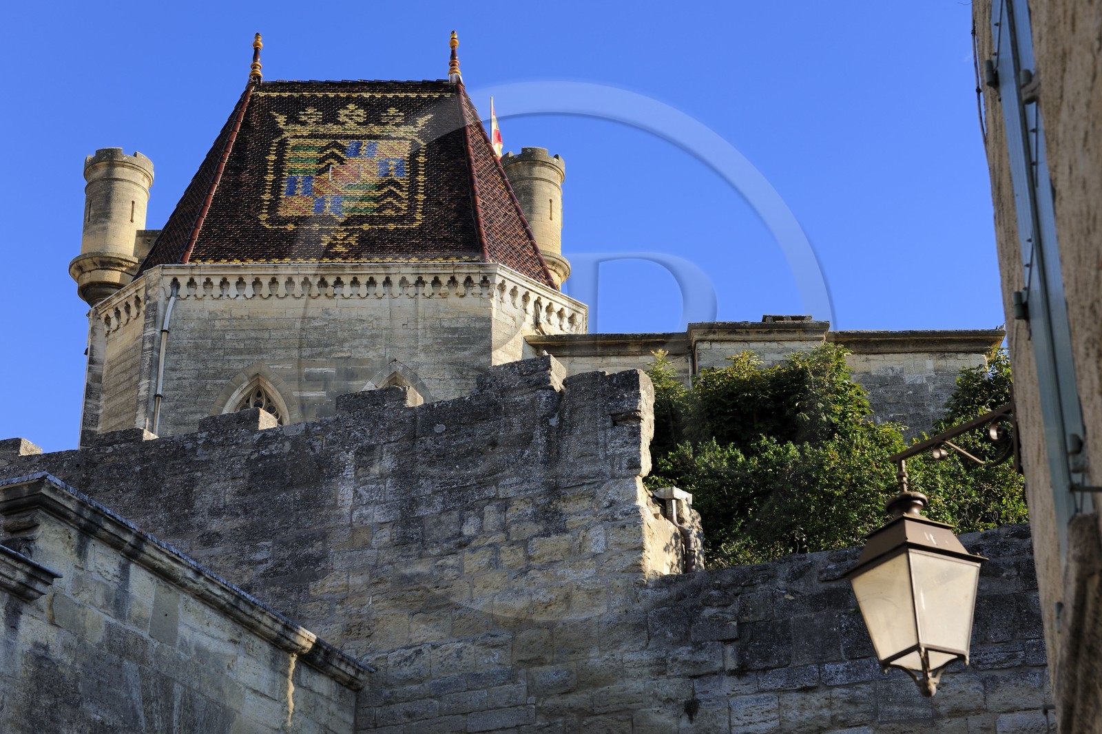France, Gard (30), Uzès, classée ville d'art et d'histoire, château Ducal dit le Duché d'Uzès, classé monument historique, le toit de la chapelle