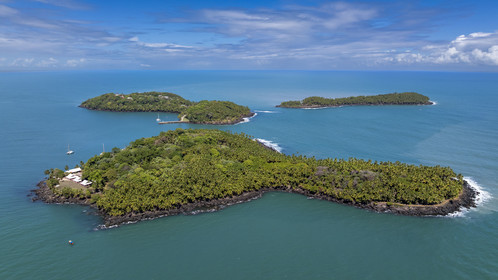 France, Guyane, Kourou, Iles du Salut, trois iles la composent, l'Ile Saint-Joseph au centre, l'Ile Royale à gauche et l'Ile du Diable à droite (vue aérienne)