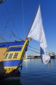 France, Finistère (29), port de Brest, la frégate L'Hermione, réplique du trois-mats qui transporta le marquis de Lafayette en Amérique en 1780, la poupe