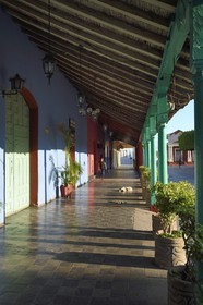 Nicaragua, Granada, colonial houses on the Plaza de la Independencia