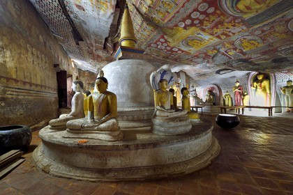 Sri Lanka, Central Province, Matale District, Dambulla, Royal Rock Temple also called Ran Giri (Golden Rock) listed as World Heritage by UNESCO, Cave 2 Maharaja Viharaya is the largest