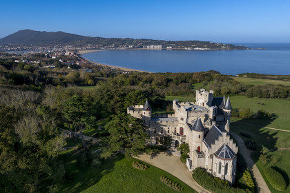 France, Pyrénées-Atlantiques (64), la côte du Pays-Basque, Hendaye, chateau d'Abbadia construit en 1870 par Eugène Viollet-le-Duc pour Antoine d'Abbadie d'Arrast (vue aérienne)