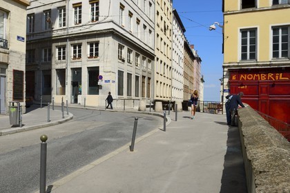 France, Rhône (69), Lyon, site historique classé Patrimoine Mondial de l'UNESCO, quartier de la Croix-Rousse, angle place Chardonnet et rue des Tables Claudiennes