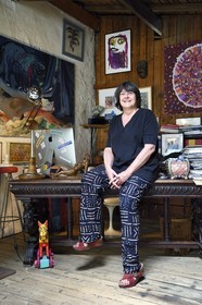 France, Paris, the journalist (art critic and international reporter) and art historian Françoise Monnin at her home rue Maison Dieu