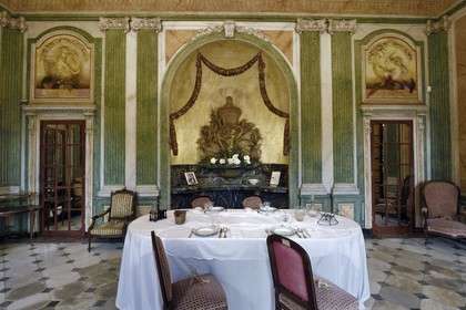 France, Pyrénées-Atlantiques (64), Pays-Basque, Cambo-les-Bains, la Villa Arnaga, musée et maison d'Edmond Rostand, la salle à manger de réception