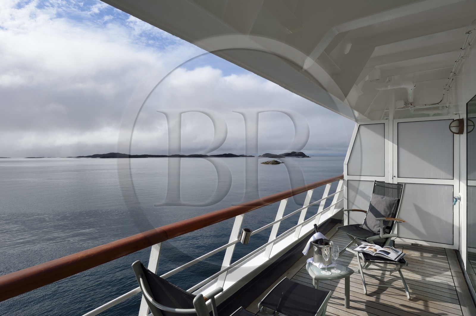 Groenland, cote ouest, bateau de croisière MS Fram de la compagnie Hurtigruten, cabine de la Grande Suite