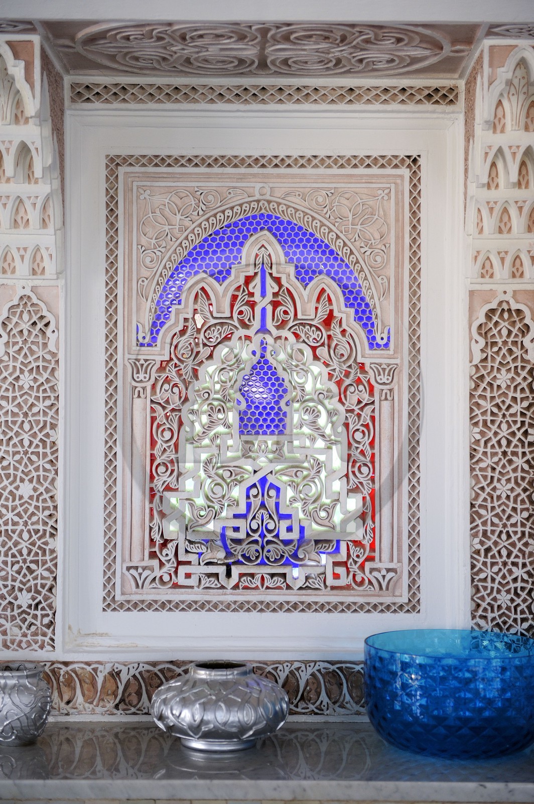 Maroc, Moyen Atlas, Fès, ville impériale, hôtel Sofitel Palais Jamai, fenêtre en stuc ciselé