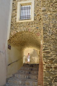 France, Var, Gulf of Saint Tropez, Gassin, labelled Les Plus Beaux Villages de France (The Most Beautiful Villages of France), passage in the old village