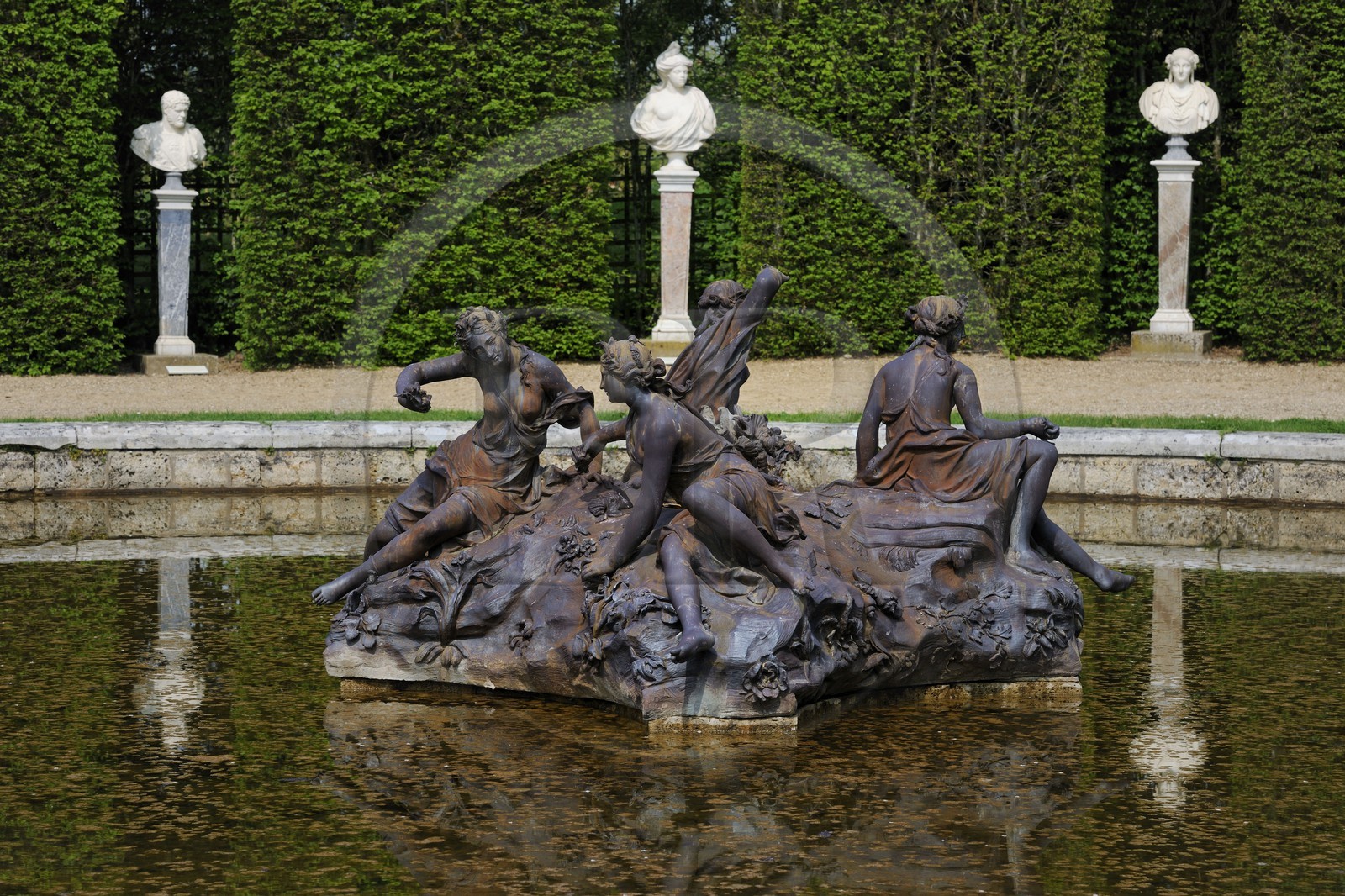 France, Yvelines (78), château de Versailles, classé Patrimoine Mondial de l'UNESCO, parc du Grand Trianon, extérieur de la galerie
