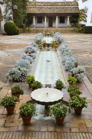 Spain, Andalusia, Cordoba, Viana Palace, columns courtyard