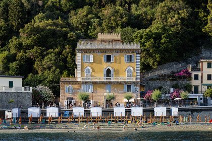 Italie, Ligurie, Cinque Terre, parc national des Cinque Terre classé Patrimoine Mondial de l'UNESCO, la grande plage du village de Monterosso al Mare