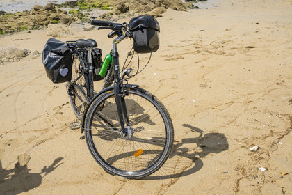 France, Vendée (85), île de Noirmoutier, Noirmoutier-en-l'Ile, plage des Lutins, randonnée à bicyclette