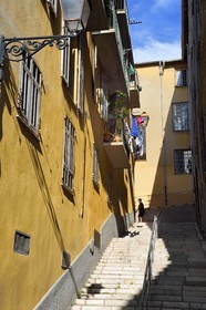 France, Alpes-Maritimes (06), Nice, vieille ville, escalier en haut de la rue Guigonis dans le quartier Babazouk