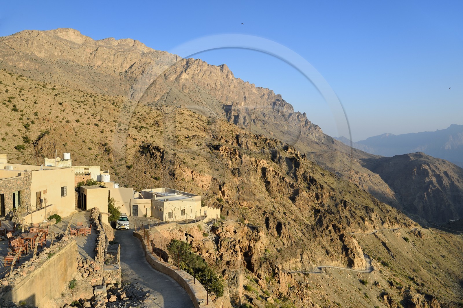 Sultanat d'Oman, Gouvernorat d'Al-Batina du Sud, Hajar occidental, Wadi Mistall, village de Wakan (Wukan), Sama Wakan Heritage Home, chambres d’hotes de charme et terrasse avec vue